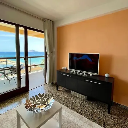 Sicht Auf Ifach, Hafen Und Appartement