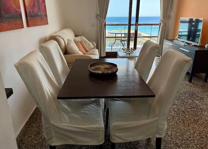 Sicht Auf Ifach, Hafen Und Кальпе