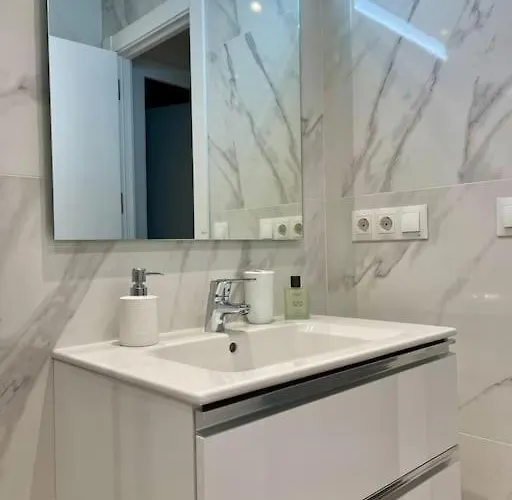 Sicht Auf Ifach, Hafen Und Кальпе