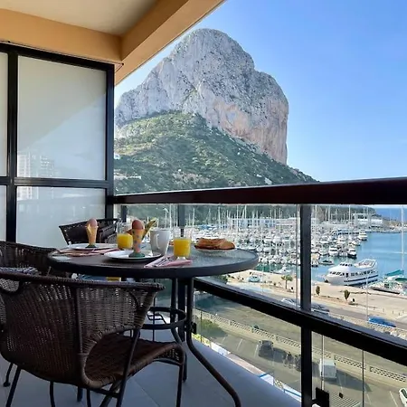 Sicht Auf Ifach, Hafen Und Apartment Calpe