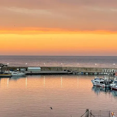 Sicht Auf Ifach, Hafen Und *