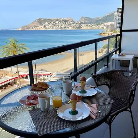 Sicht Auf Ifach, Hafen Und Calpe