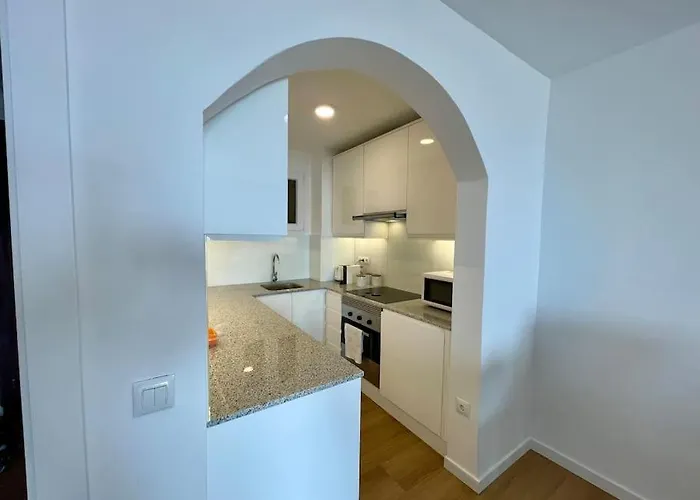 Sicht Auf Ifach, Hafen Und