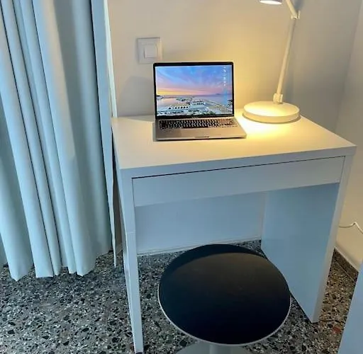 Sicht Auf Ifach, Hafen Und Calp