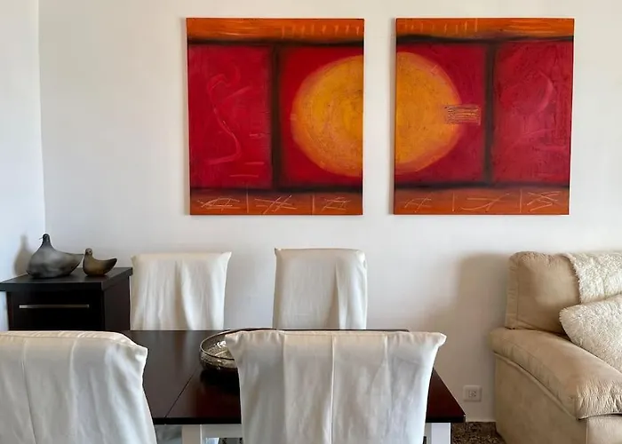 Sicht Auf Ifach, Hafen Und Apartment