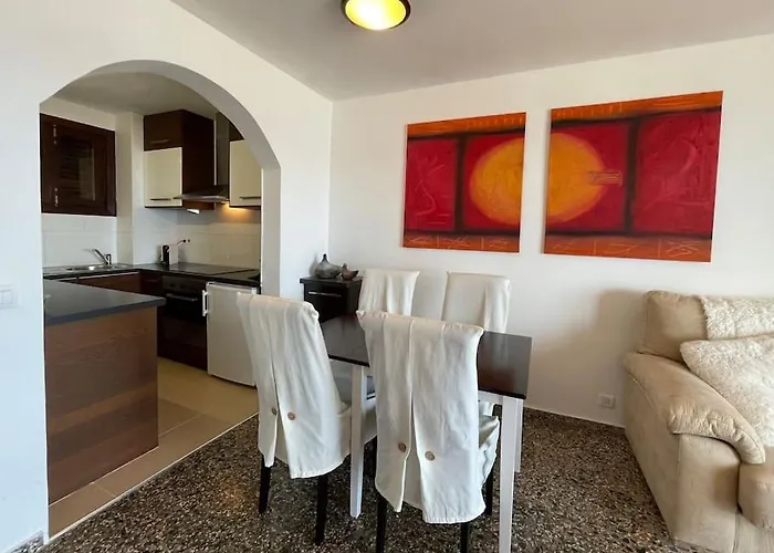 Sicht Auf Ifach, Hafen Und Appartement