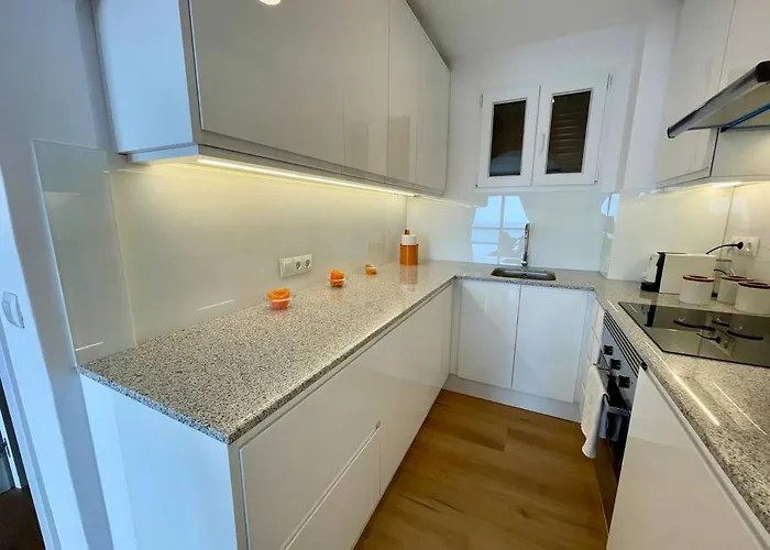 Appartement Sicht Auf Ifach, Hafen Und Calp