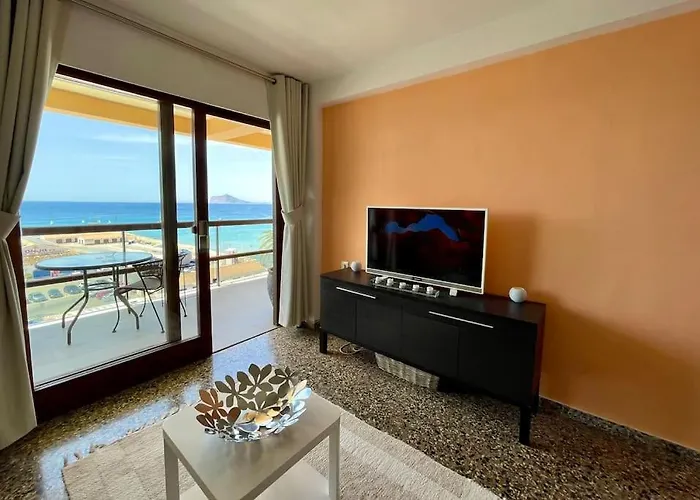 Sicht Auf Ifach, Hafen Und Appartement