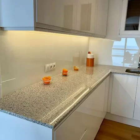 Sicht Auf Ifach, Hafen Und *