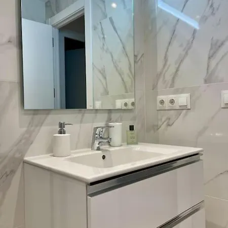 Sicht Auf Ifach, Hafen Und Κάλπε