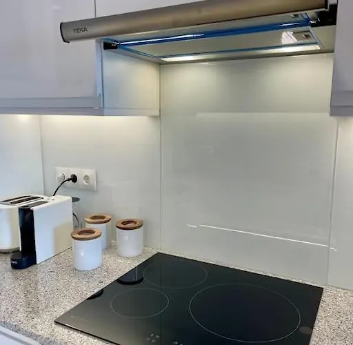 Sicht Auf Ifach, Hafen Und Κάλπε